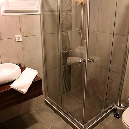 Lucid Hotell